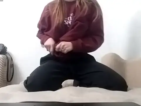 Snapshot of Zizi_Zuzu chatting on November 2025 07:16:01 PM Zizi Zuzu online show from November 2025 07:16:01 PM