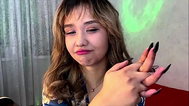 Snapshot of LovelyLara chatting on December 2025 06:47:02 PM LovelyLara online show from December 2025 06:47:02 PM