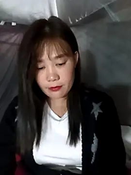 Snapshot of -Lana-123 chatting on November 2025 01:37:01 AM -Lana-123 online show from November 2025 01:37:01 AM