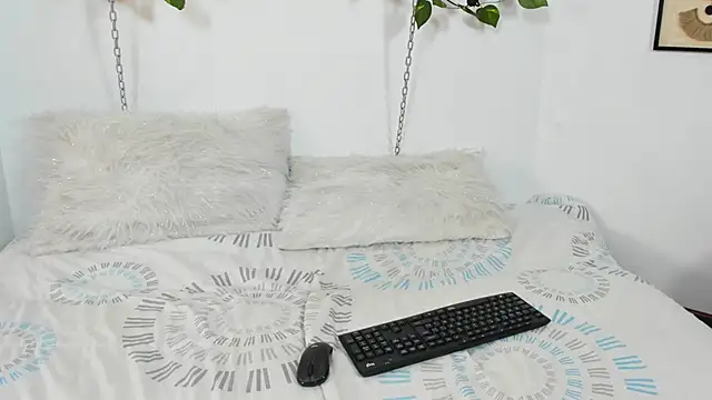 Snapshot of Oceaan_lady chatting on November 2025 01:36:02 PM Oceaan lady online show from November 2025 01:36:02 PM