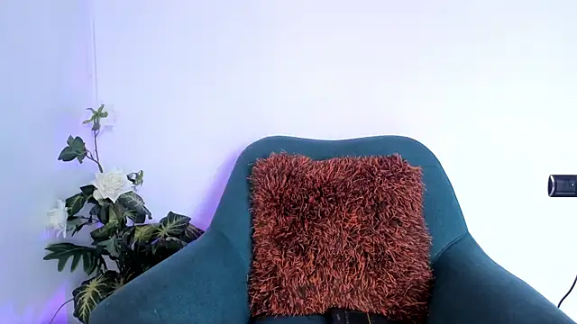 Snapshot of LahanaKimish chatting on November 2025 12:49:02 PM LahanaKimish online show from November 2025 12:49:02 PM