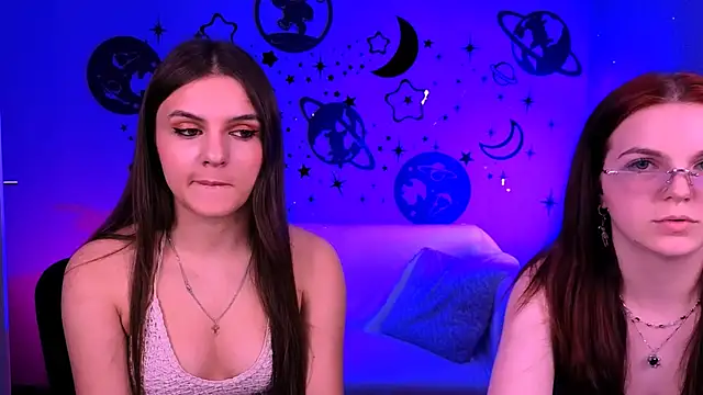 lisa dark  online show from April 2026 07:08:01 PM