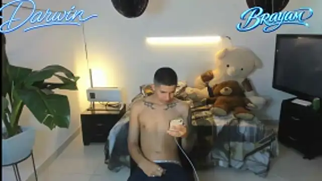 Snapshot of darwinandbrayann chatting on February 2026 04:49:01 PM darwinandbrayann online show from February 2026 04:49:01 PM