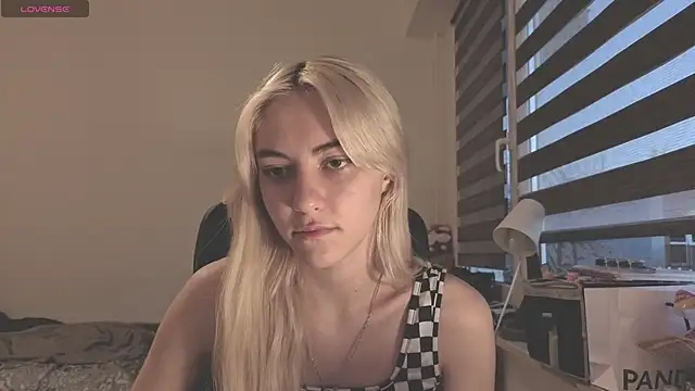 misa  liaaa online show from November 2025 03:11:01 PM