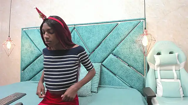 Snapshot of EXOTIC_TRANS chatting on November 2025 11:43:02 AM EXOTIC TRANS online show from November 2025 11:43:02 AM