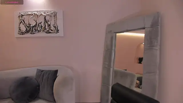 Snapshot of BellaConnorX chatting on November 2025 03:28:01 AM BellaConnorX online show from November 2025 03:28:01 AM