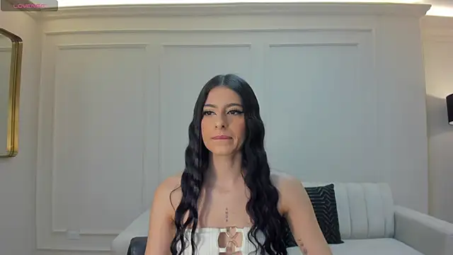 Snapshot of BellaConnorX chatting on November 2025 04:05:01 AM BellaConnorX online show from November 2025 04:05:01 AM