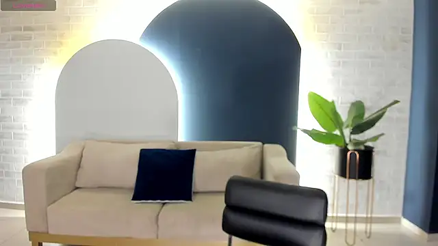 BellaConnorX online show from May 2026 04:42:02 AM