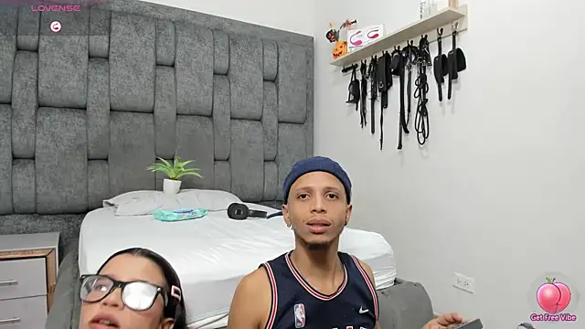 Snapshot of DamianandEva chatting on November 2025 12:15:01 PM DamianandEva online show from November 2025 12:15:01 PM