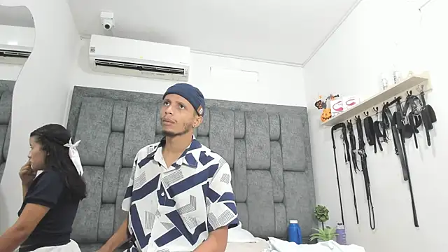 Snapshot of DamianandEva chatting on November 2025 12:16:02 PM DamianandEva online show from November 2025 12:16:02 PM