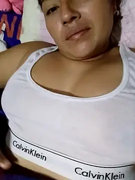 Snapshot of valebarrera chatting on November 2025 12:05:01 PM valebarrera online show from November 2025 12:05:01 PM