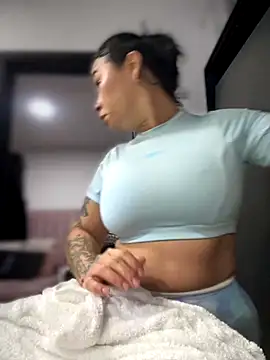 Snapshot of Natural_BIGASS_Nina chatting on November 2025 10:04:02 AM Natural BIGASS Nina online show from November 2025 10:04:02 AM