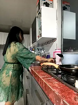 Snapshot of Natural_BIGASS_Nina chatting on December 2025 10:24:02 AM Natural BIGASS Nina online show from December 2025 10:24:02 AM