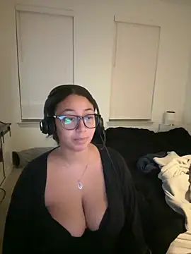 Snapshot of minha_baby chatting on November 2025 09:42:01 AM minha baby online show from November 2025 09:42:01 AM