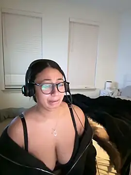 Snapshot of minha_baby chatting on November 2025 12:52:01 PM minha baby online show from November 2025 12:52:01 PM