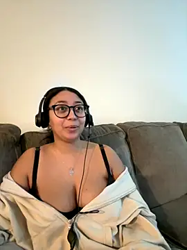 Snapshot of minha_baby chatting on December 2025 05:08:02 PM minha baby online show from December 2025 05:08:02 PM