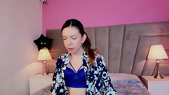 Snapshot of kittyblooms chatting on November 2025 12:30:01 PM kittyblooms online show from November 2025 12:30:01 PM