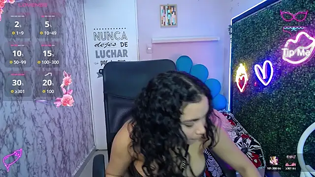 Snapshot of valeria_martinez19 chatting on August 2026 07:05:02 PM valeria martinez19 online show from August 2026 07:05:02 PM