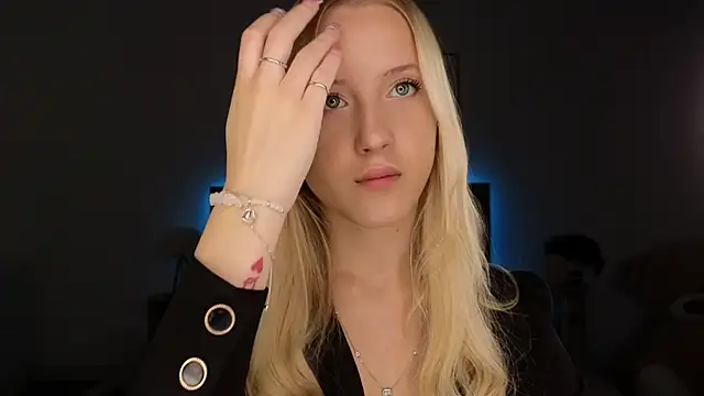 Snapshot of adele_armass chatting on March 2026 08:30:02 PM adele armass online show from March 2026 08:30:02 PM