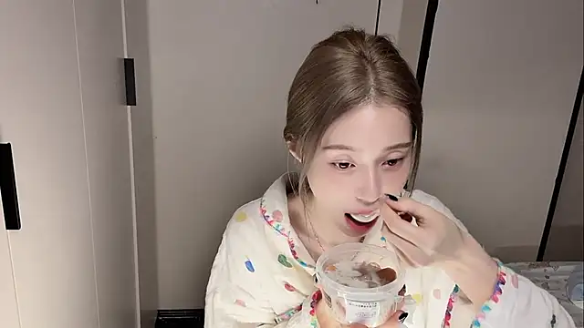 Snapshot of yuyu-33 chatting on February 2026 02:45:01 PM yuyu-33 online show from February 2026 02:45:01 PM