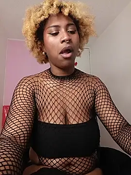 EvonyFoxxx online show from May 2026 10:59:01 PM