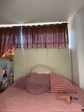 Elina Hills online show from May 2026 02:22:01 PM
