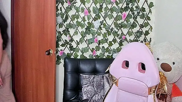 Snapshot of melani_ferraraa_ chatting on November 2025 05:50:02 AM melani ferraraa online show from November 2025 05:50:02 AM