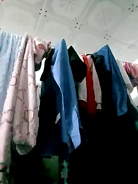 Snapshot of Elina_99 chatting on November 2025 01:17:02 AM Elina 99 online show from November 2025 01:17:02 AM