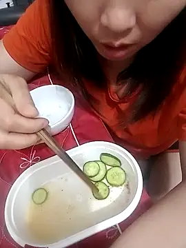 Snapshot of Elina_99 chatting on November 2025 04:51:01 AM Elina 99 online show from November 2025 04:51:01 AM