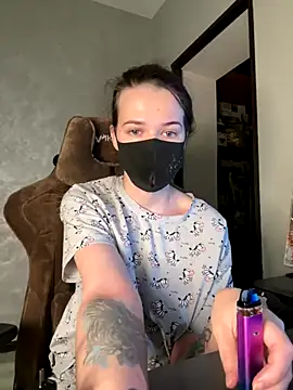 ZlatoslavaLo online show from November 2025 05:38:01 AM