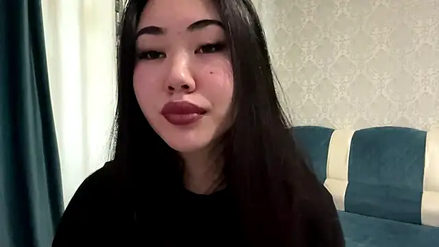 Snapshot of APRYLSUN chatting on November 2025 11:09:02 AM APRYLSUN online show from November 2025 11:09:02 AM