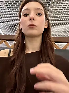 Snapshot of LilluKatten chatting on November 2025 10:05:01 AM LilluKatten online show from November 2025 10:05:01 AM