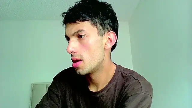 Snapshot of dylan_drakee chatting on January 2026 04:34:01 PM dylan drakee online show from January 2026 04:34:01 PM