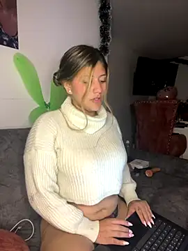 Crystall 15 online show from December 2025 01:13:01 AM