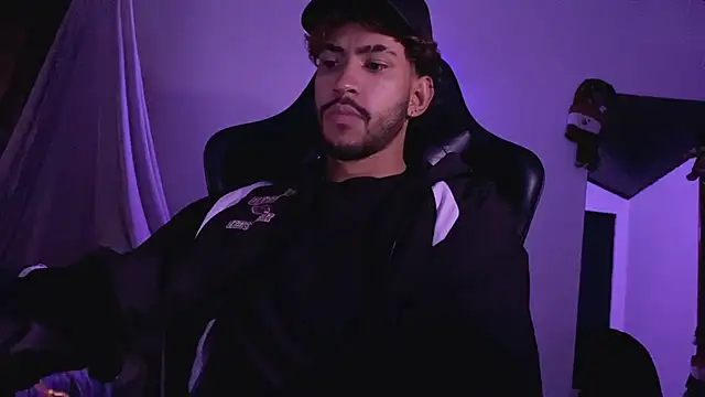 Snapshot of 3v1l chatting on November 2025 10:09:02 PM 3v1l online show from November 2025 10:09:02 PM