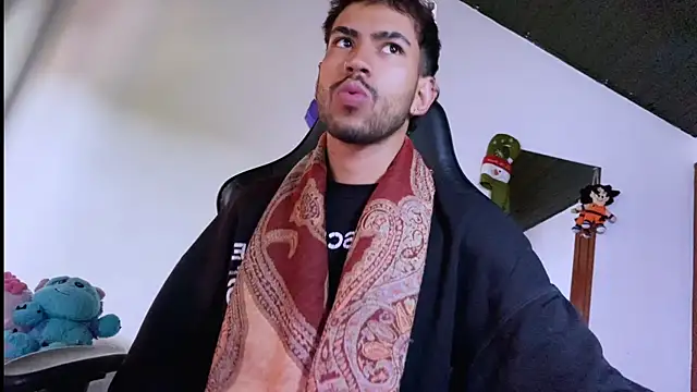 Snapshot of 3v1l chatting on December 2025 07:40:02 PM 3v1l online show from December 2025 07:40:02 PM