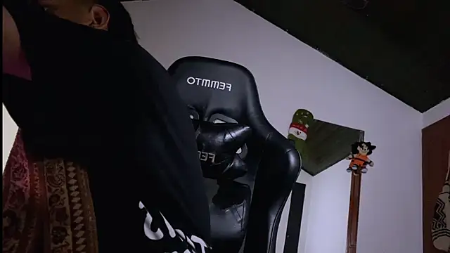 Snapshot of 3v1l chatting on December 2025 08:15:02 PM 3v1l online show from December 2025 08:15:02 PM