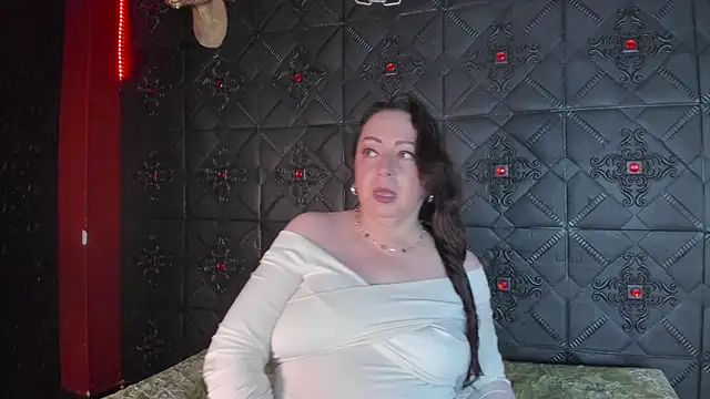 Snapshot of Samethyst chatting on November 2025 11:20:01 AM Samethyst online show from November 2025 11:20:01 AM