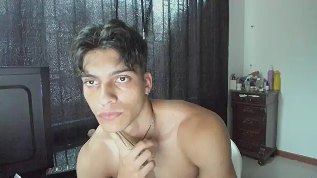 AlessioVitale online show from March 2026 11:32:01 AM