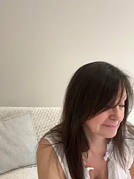 Snapshot of HotLdyllic chatting on March 2026 04:21:02 PM HotLdyllic online show from March 2026 04:21:02 PM