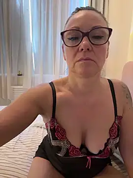 HotLdyllic online show from May 2026 07:57:01 AM