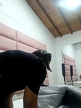 Samaraa Lee online show from February 2026 12:21:01 PM