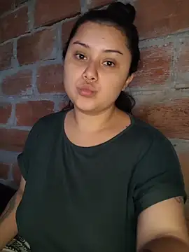 CurvyNoir online show from December 2025 02:43:02 PM