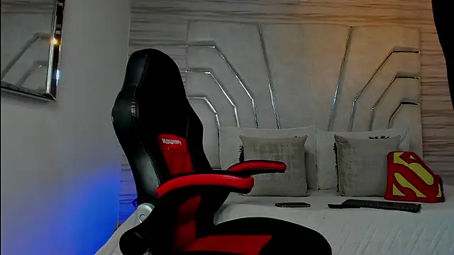 MAXTHOMSON online show from January 2026 10:46:01 PM