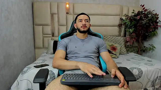 vitaly   online show from January 2026 04:00:01 PM