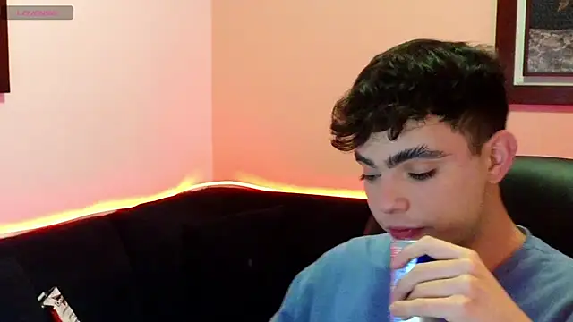 petitegigant33 online show from October 2025 02:56:01 AM