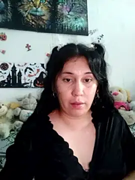 Snapshot of AngellHell chatting on October 2025 09:27:01 PM AngellHell online show from October 2025 09:27:01 PM