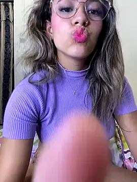 Snapshot of liahot69 chatting on November 2025 03:06:01 AM liahot69 online show from November 2025 03:06:01 AM