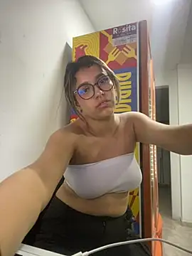liahot69 online show from May 2026 04:07:02 AM