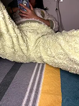 Snapshot of daaqnn chatting on December 2025 02:00:02 PM daaqnn online show from December 2025 02:00:02 PM